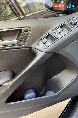 Внедорожник / Кроссовер Volkswagen Tiguan 2012 в 