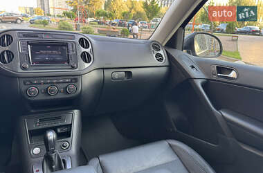 Внедорожник / Кроссовер Volkswagen Tiguan 2016 в 