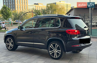 Внедорожник / Кроссовер Volkswagen Tiguan 2016 в 