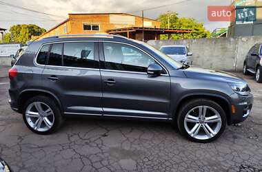 Внедорожник / Кроссовер Volkswagen Tiguan 2016 в 