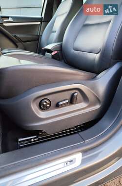Внедорожник / Кроссовер Volkswagen Tiguan 2016 в 