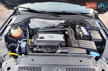 Внедорожник / Кроссовер Volkswagen Tiguan 2016 в 