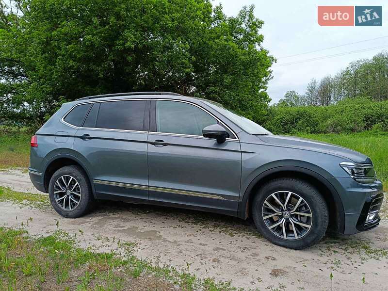 Внедорожник / Кроссовер Volkswagen Tiguan 2020 в Харькове