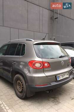 Внедорожник / Кроссовер Volkswagen Tiguan 2011 в 