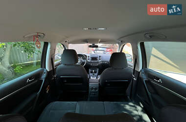 Внедорожник / Кроссовер Volkswagen Tiguan 2012 в 