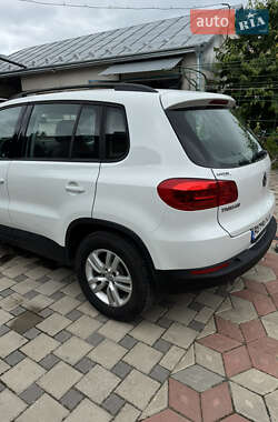 Внедорожник / Кроссовер Volkswagen Tiguan 2017 в 