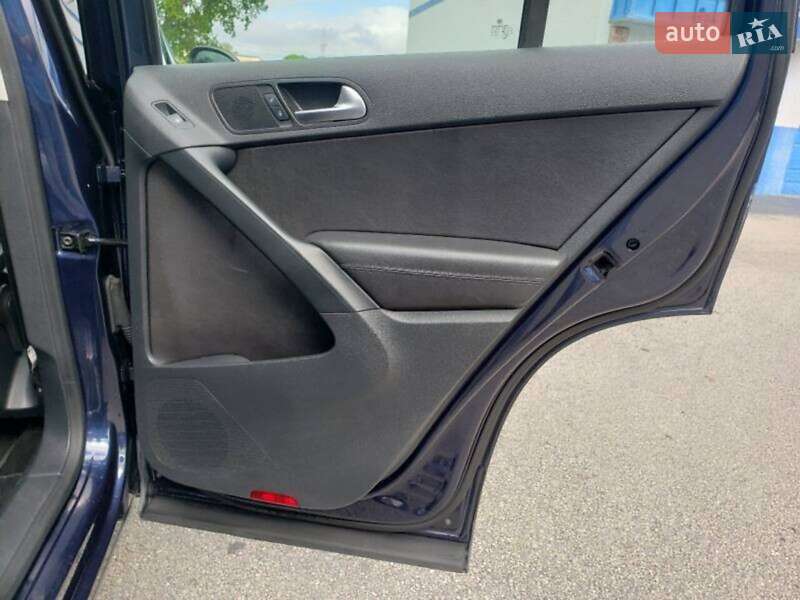 Внедорожник / Кроссовер Volkswagen Tiguan 2015 в Киеве