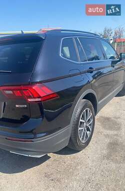 Внедорожник / Кроссовер Volkswagen Tiguan 2021 в 