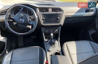 Внедорожник / Кроссовер Volkswagen Tiguan 2021 в 
