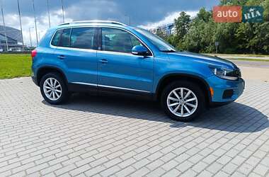 Внедорожник / Кроссовер Volkswagen Tiguan 2016 в 