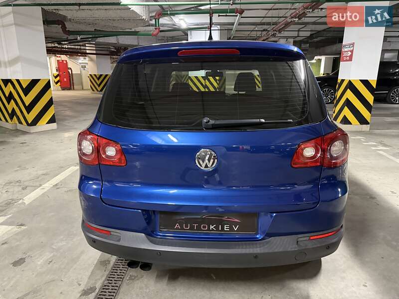 Внедорожник / Кроссовер Volkswagen Tiguan 2010 в Киеве