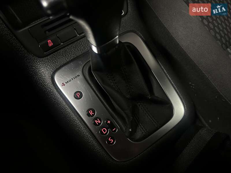 Внедорожник / Кроссовер Volkswagen Tiguan 2010 в Киеве