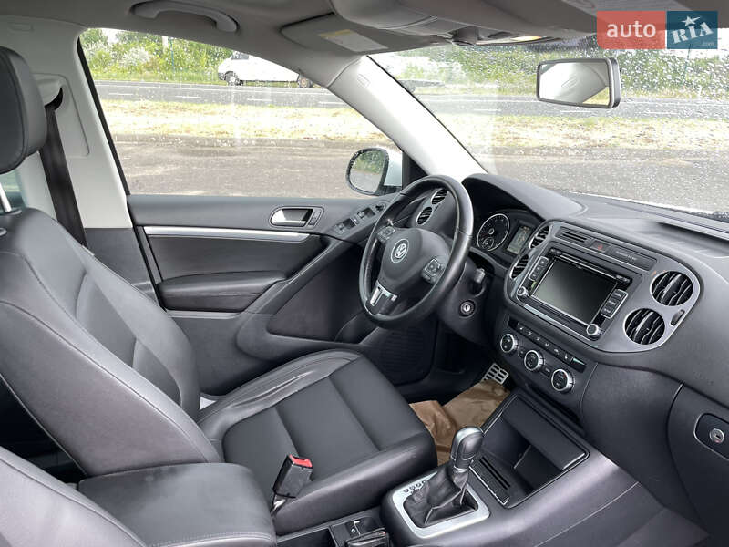 Позашляховик / Кросовер Volkswagen Tiguan 2014 в Харкові