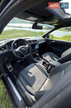 Внедорожник / Кроссовер Volkswagen Tiguan 2020 в 