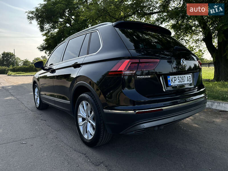 Внедорожник / Кроссовер Volkswagen Tiguan 2017 в Бородянке