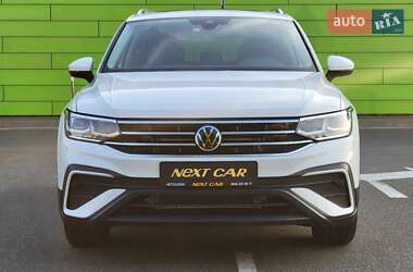 Позашляховик / Кросовер Volkswagen Tiguan 2022 в 