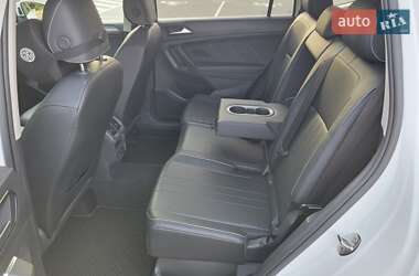 Позашляховик / Кросовер Volkswagen Tiguan 2022 в 