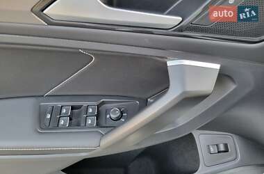 Позашляховик / Кросовер Volkswagen Tiguan 2022 в 