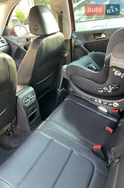 Внедорожник / Кроссовер Volkswagen Tiguan 2011 в 