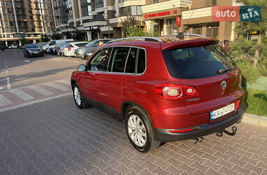 Внедорожник / Кроссовер Volkswagen Tiguan 2011 в 