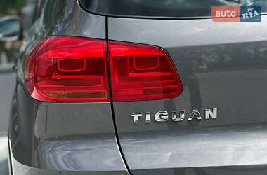 Внедорожник / Кроссовер Volkswagen Tiguan 2013 в 