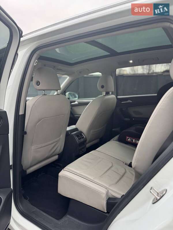 Внедорожник / Кроссовер Volkswagen Tiguan 2017 в Одессе