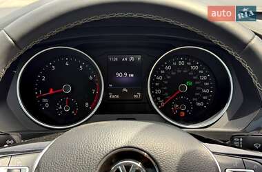 Внедорожник / Кроссовер Volkswagen Tiguan 2021 в 