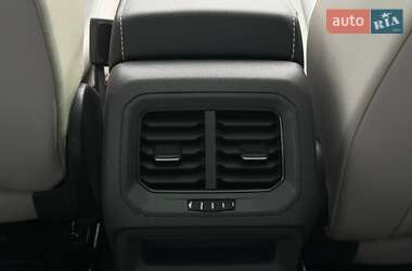Внедорожник / Кроссовер Volkswagen Tiguan 2021 в 