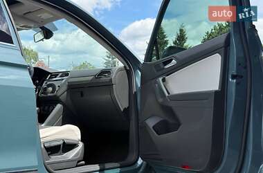 Внедорожник / Кроссовер Volkswagen Tiguan 2021 в 