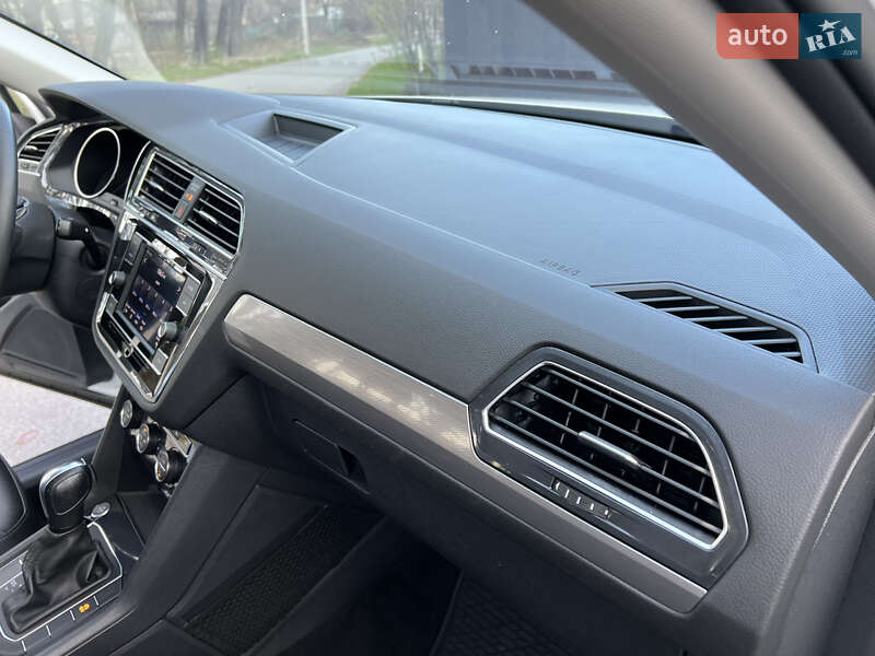 Внедорожник / Кроссовер Volkswagen Tiguan 2019 в Киеве