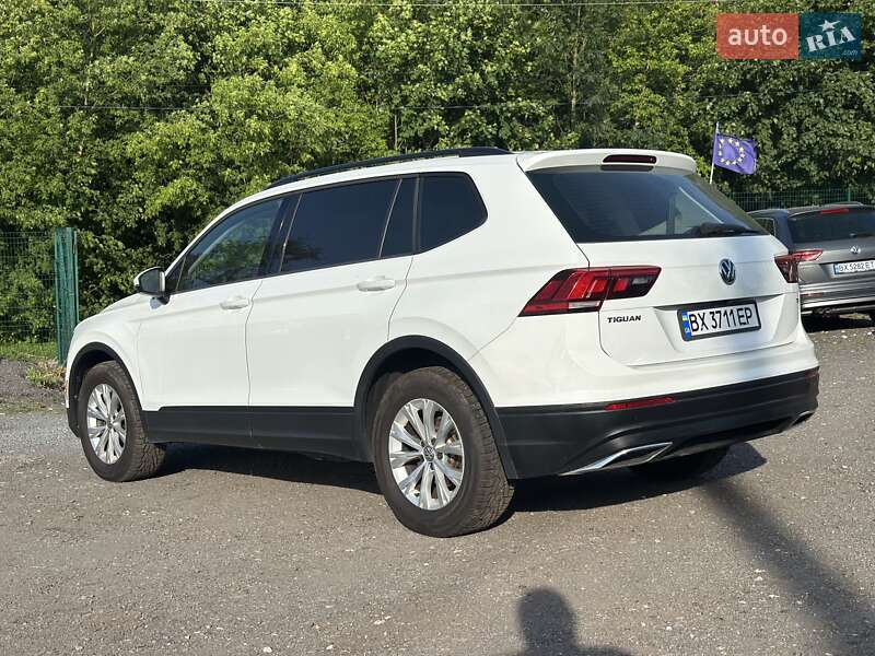 Внедорожник / Кроссовер Volkswagen Tiguan 2017 в Хмельницком