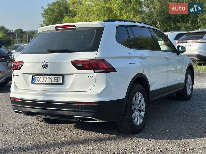 Внедорожник / Кроссовер Volkswagen Tiguan 2017 в Хмельницком