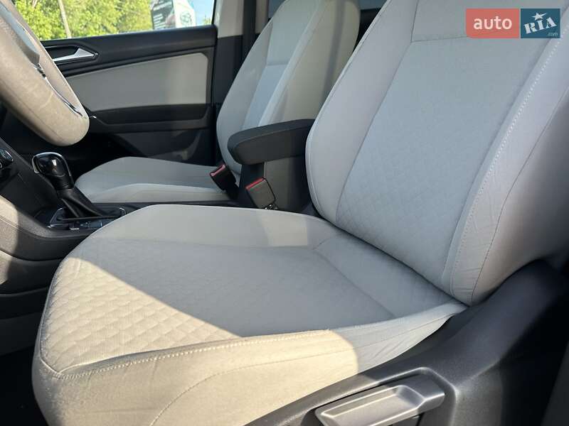 Внедорожник / Кроссовер Volkswagen Tiguan 2017 в Хмельницком