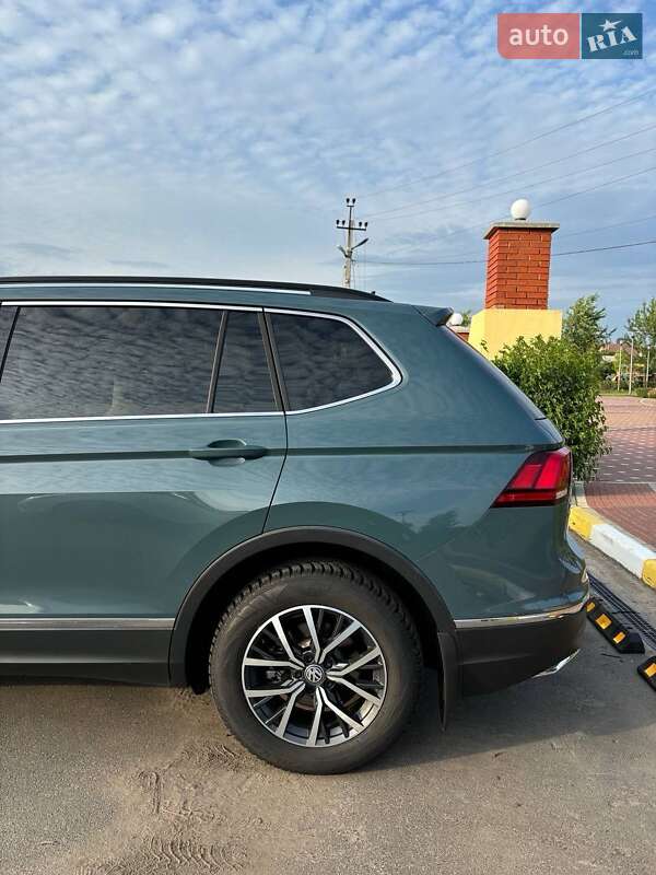 Внедорожник / Кроссовер Volkswagen Tiguan 2020 в Киеве