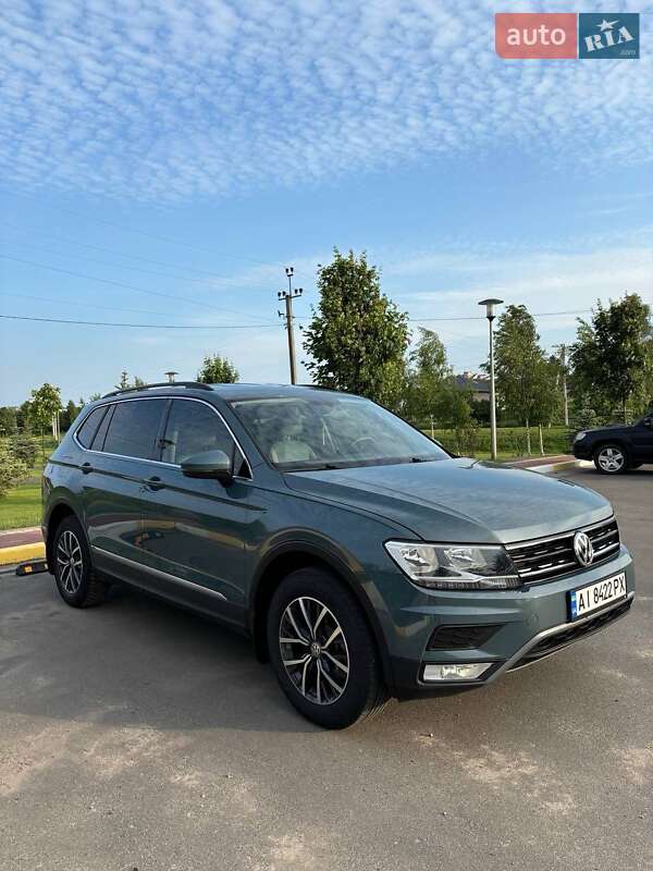 Внедорожник / Кроссовер Volkswagen Tiguan 2020 в Киеве