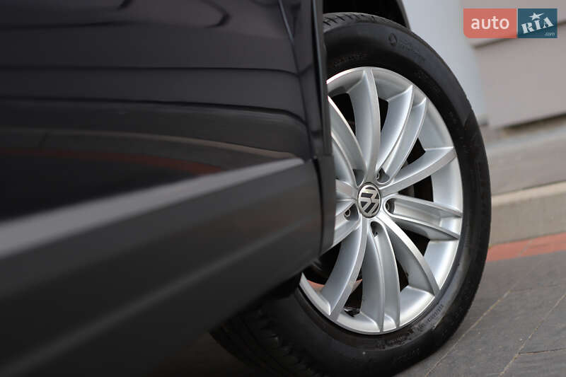 Внедорожник / Кроссовер Volkswagen Tiguan 2015 в Дрогобыче