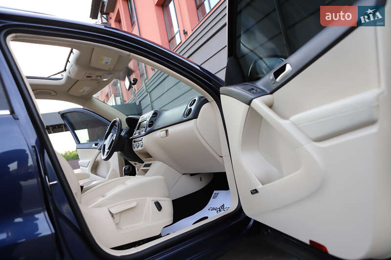 Внедорожник / Кроссовер Volkswagen Tiguan 2015 в Дрогобыче