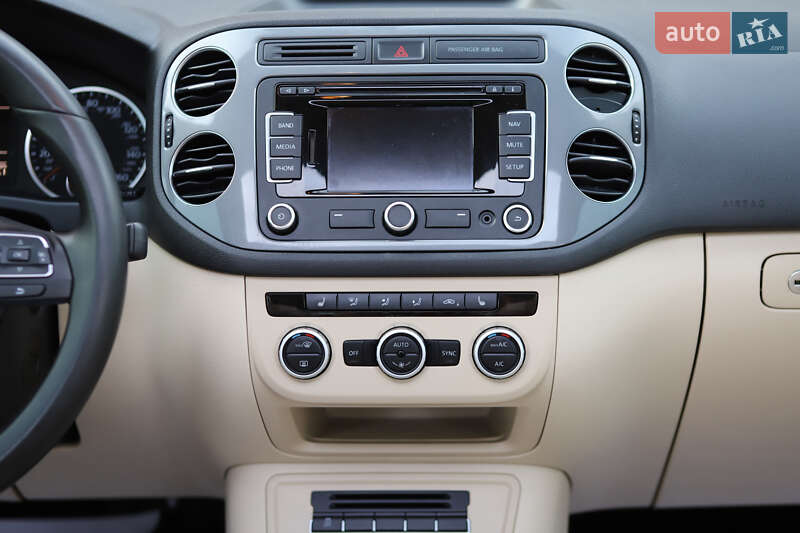 Внедорожник / Кроссовер Volkswagen Tiguan 2015 в Дрогобыче