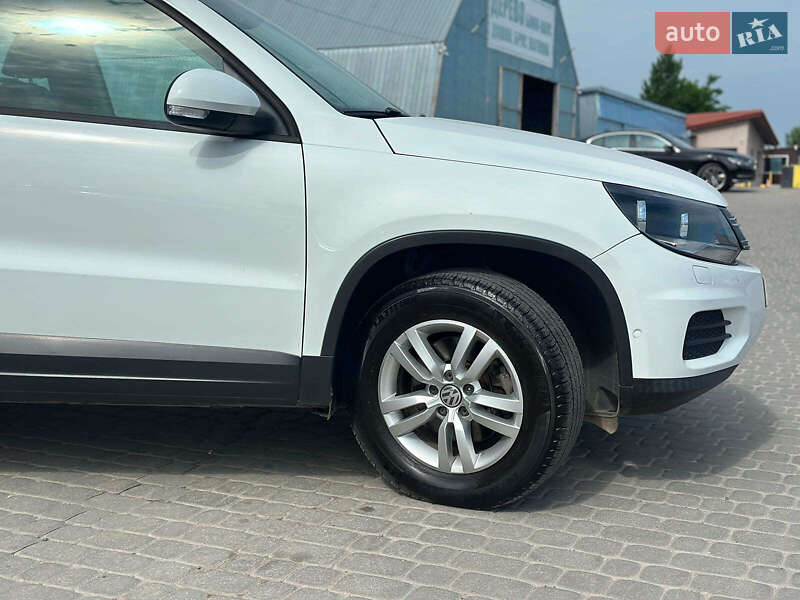 Внедорожник / Кроссовер Volkswagen Tiguan 2016 в Львове
