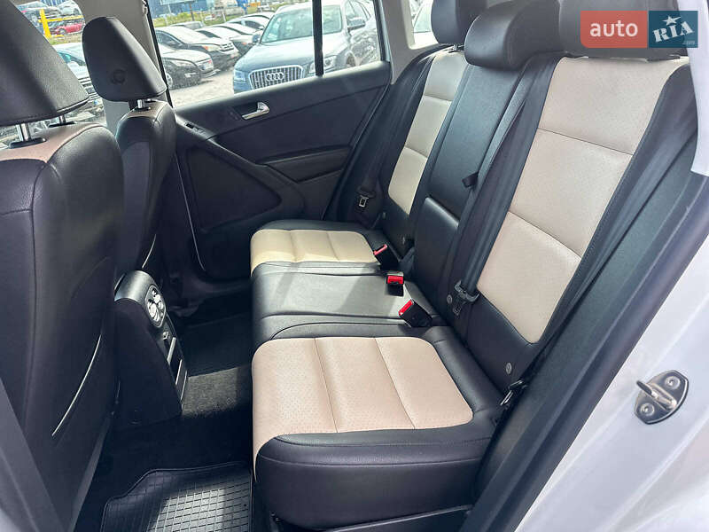 Внедорожник / Кроссовер Volkswagen Tiguan 2016 в Львове