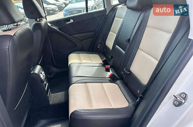 Внедорожник / Кроссовер Volkswagen Tiguan 2016 в 