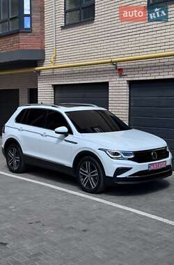 Позашляховик / Кросовер Volkswagen Tiguan 2023 в Житомирі