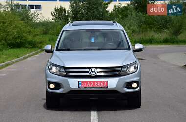 Внедорожник / Кроссовер Volkswagen Tiguan 2016 в 