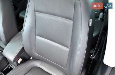 Внедорожник / Кроссовер Volkswagen Tiguan 2016 в 