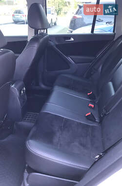 Внедорожник / Кроссовер Volkswagen Tiguan 2012 в 