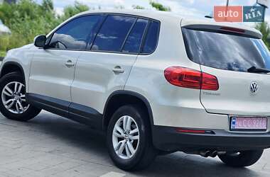 Позашляховик / Кросовер Volkswagen Tiguan 2013 в 