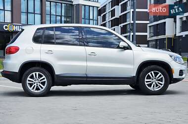 Позашляховик / Кросовер Volkswagen Tiguan 2013 в 