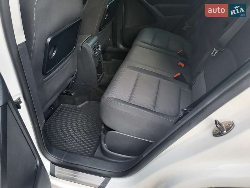 Позашляховик / Кросовер Volkswagen Tiguan 2010 в Хмільнику