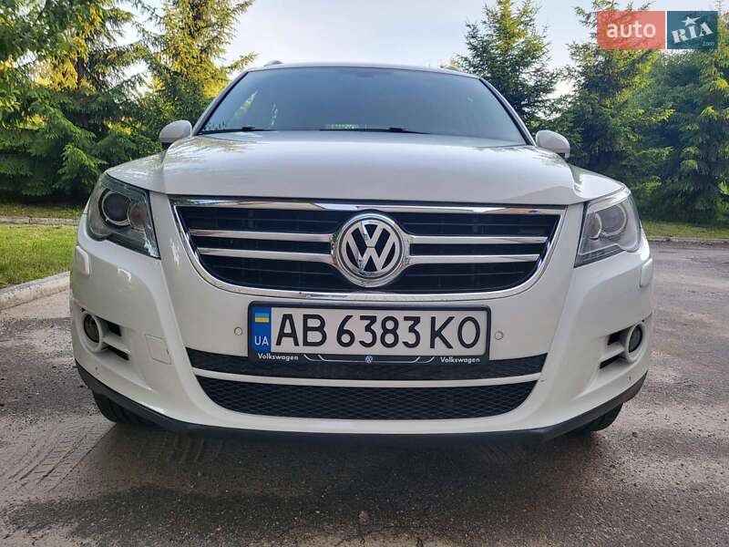 Позашляховик / Кросовер Volkswagen Tiguan 2010 в Хмільнику