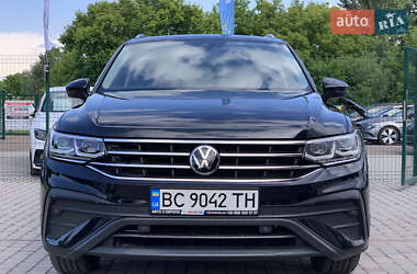 Позашляховик / Кросовер Volkswagen Tiguan 2022 в 